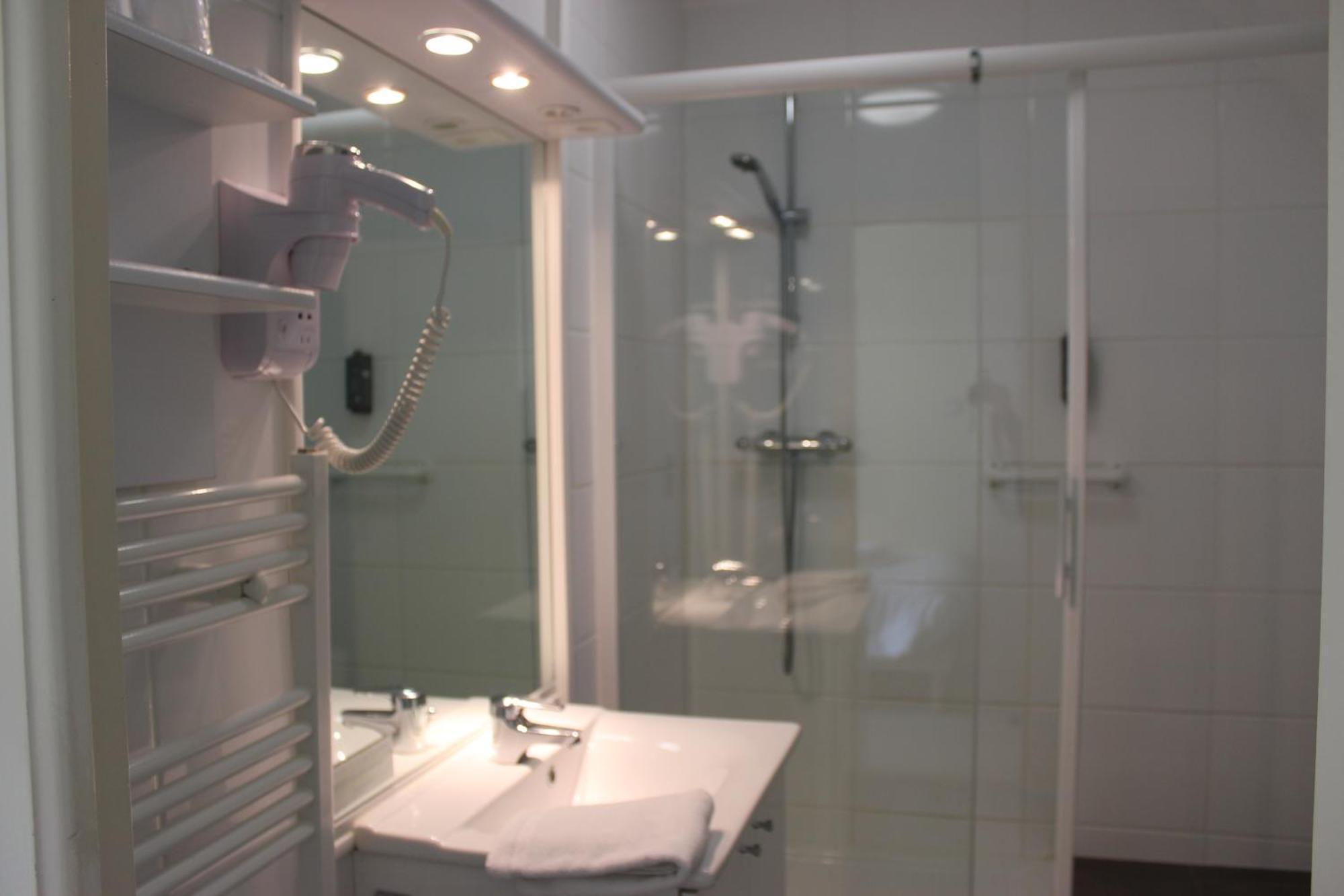 Breiz Armor Hotel Pouldreuzic Quarto foto