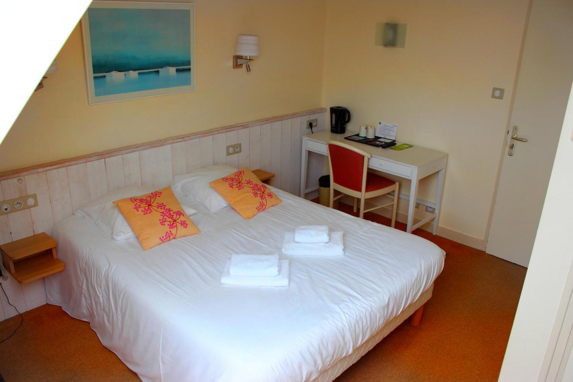 Breiz Armor Hotel Pouldreuzic Quarto foto